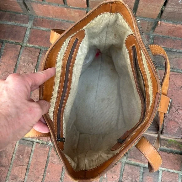 Dooney & Bourke canvas and leather signature shoulder bag - Picture 16 of 16